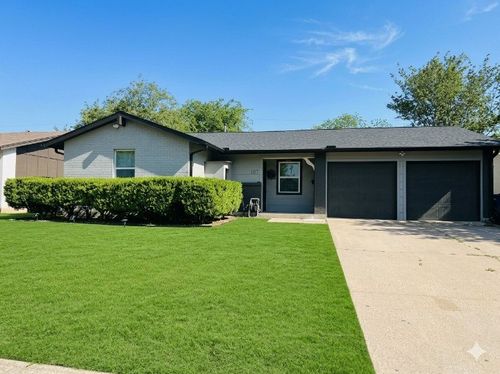 107 N Forest Crest Dr, Garland, TX, 75042-6213 | Card Image