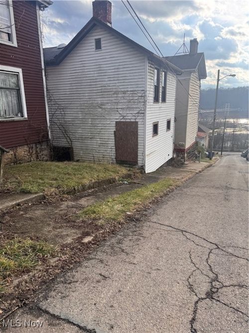 918 Florence St, East Liverpool, OH, 43920-2444 | Card Image