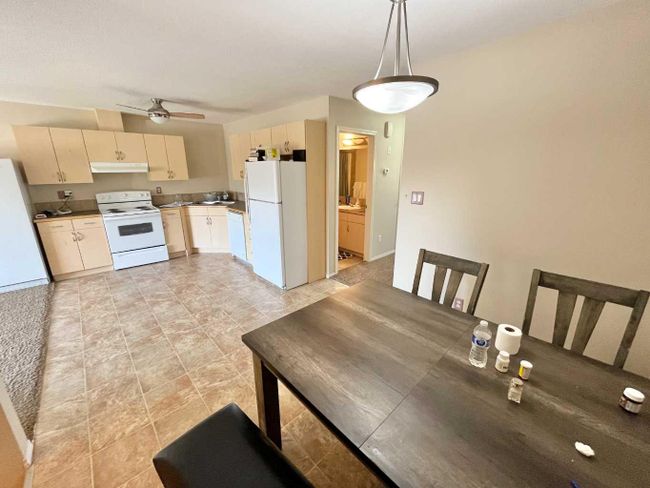 105 - 2122 18 Avenue, Home with 2 bedrooms, 1 bathrooms and 1 parking in Coaldale AB | Image 6