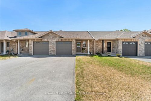 39 Hillside Meadow Dr, Trenton, ON, K8V0J5 | Card Image