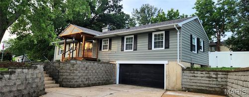 216 Hillsdale Dr, Ballwin, MO, 63011-3012 | Card Image