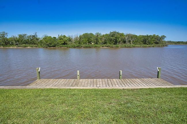 You can fish from the dock and tie you boat off here | Image 5