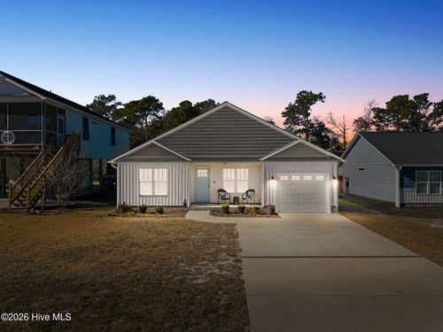 147 Ne 1st St, Oak Island, NC, 28465-6836 | Card Image