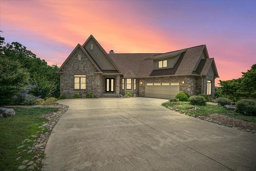 61 Bluff View Ct, Crossville, TN, 38558-1700 | Card Image