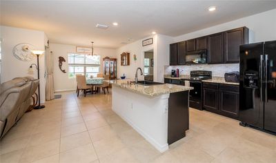 1523 Glen Grove Loop, House other with 3 bedrooms, 2 bathrooms and null parking in Wesley Chapel FL | Image 3