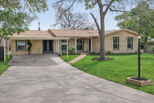 130 Dawnridge Dr, San Antonio, TX, 78213-3102 | Card Image