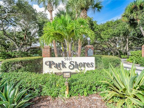 221e-221 Park Shores Cir, Vero Beach, FL, 32963-3898 | Card Image