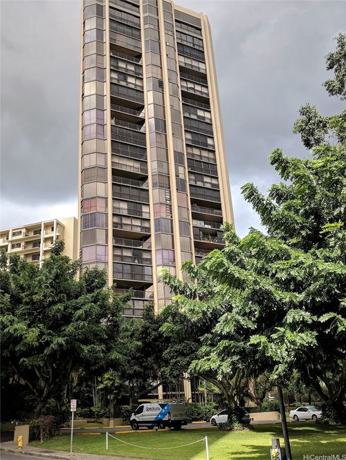 i8b-38 S Judd Street, Honolulu, HI, 96817 | Card Image