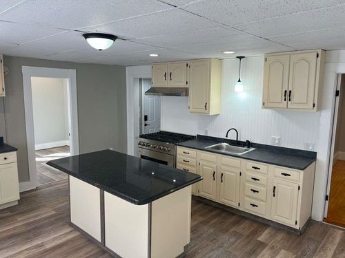 1f-118 Riddle Street, Manchester, NH, 03102 | Card Image