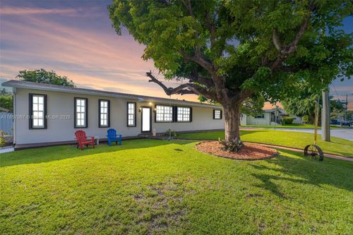 2851 Nw 99th Ave, Doral, FL, 33172-1328 | Card Image