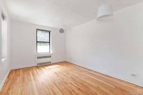 apt-1f-87 34th Ave, Jackson Heights, NY, 11372-3341 | Card Image