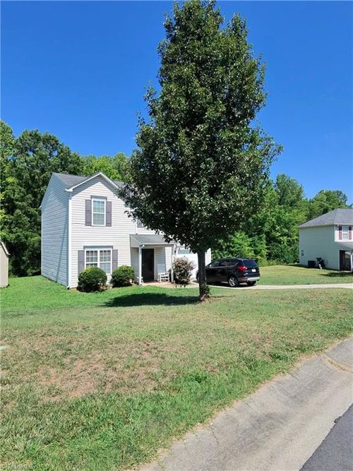 626 Bentley Ln, Burlington, NC, 27217-4346 | Card Image