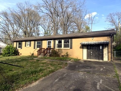 204 Yorktown Rd, Clarksville, TN, 37042-3631 | Card Image
