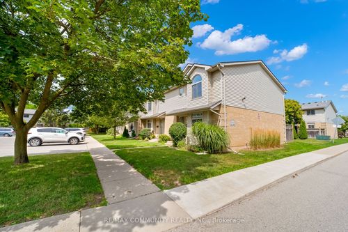 49-141 Condor Crt, London, ON, N5W6A1 | Card Image