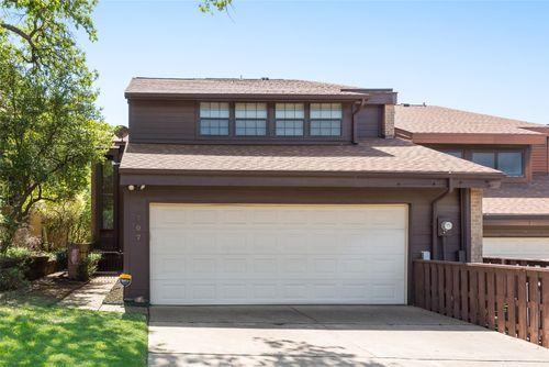 707 Oakwood Trl, Fort Worth, TX, 76112-1609 | Card Image