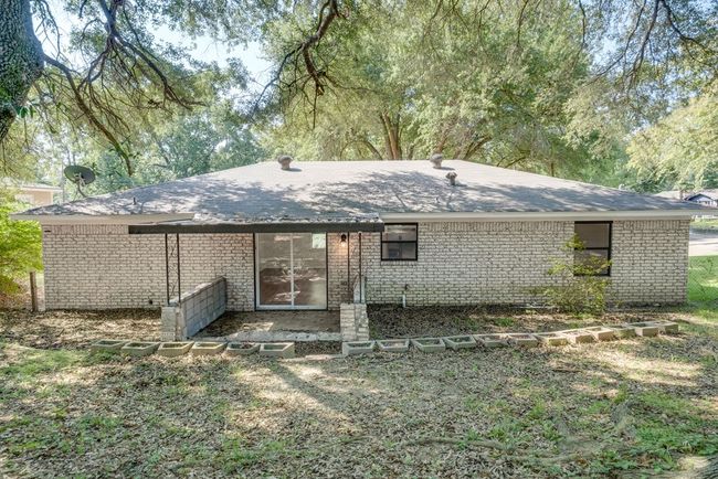 1207 E Neches St, Home with 2 bedrooms, 1 bathrooms and 1 parking in Palestine TX | Image 19