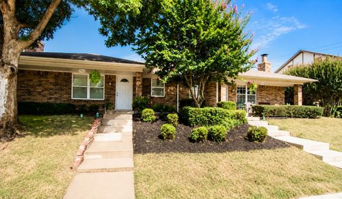 2802 Shady Grove Dr, Bedford, TX, 76021-4204 | Card Image
