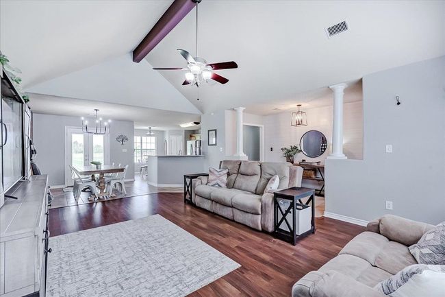 13474 Shellhammer Rd, House other with 3 bedrooms, 2 bathrooms and null parking in Winnie TX | Image 7