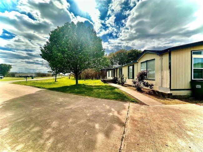 8861 Rodeo Drive, House other with 4 bedrooms, 2 bathrooms and null parking in Terrell TX | Image 3