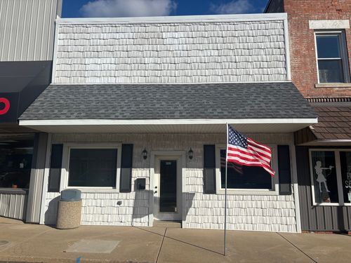 320 N Main St, Roanoke, IL, 61561-7515 | Card Image