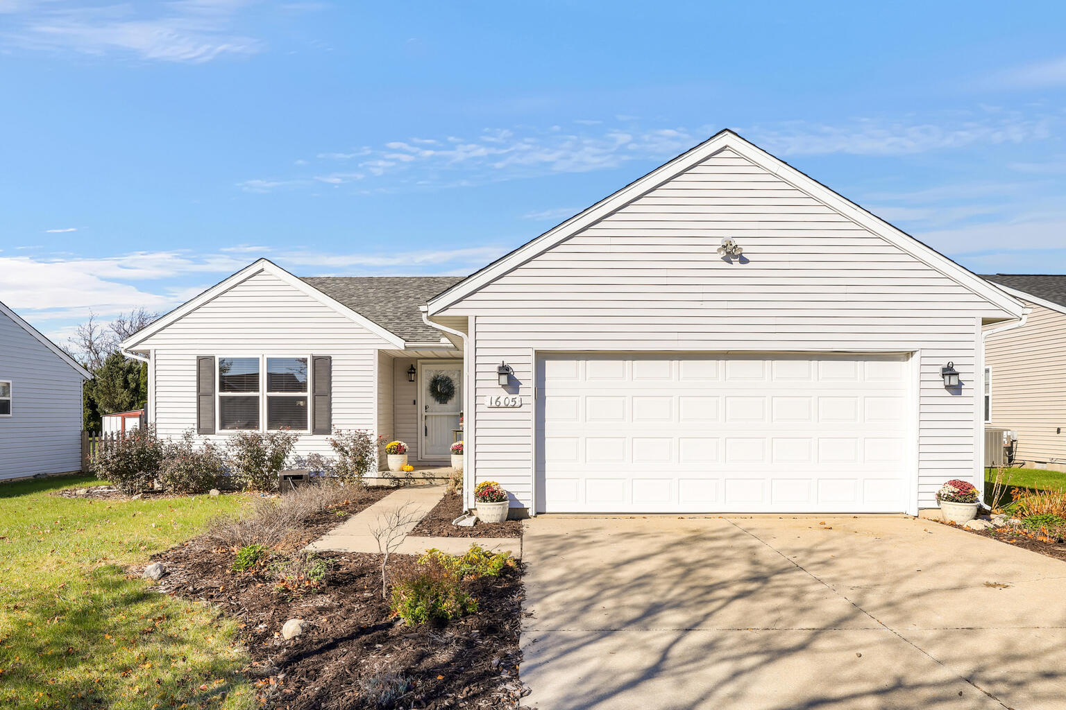 1605 Bonnie Blair Drive, Sold in Champaign Zoocasa