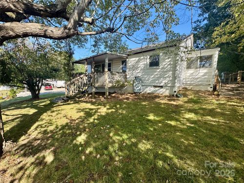 8 Donna Dr, Candler, NC, 28715-9569 | Card Image