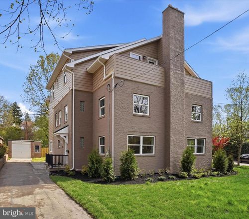 425 Grove Pl, NARBERTH, PA, 19072-2322 | Card Image