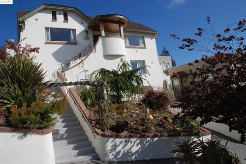 838 Vermont St, Oakland, CA, 94610-2136 | Card Image