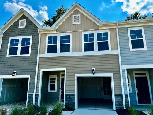 154 Paramount Dr, Smithfield, NC, 27577-3554 | Card Image