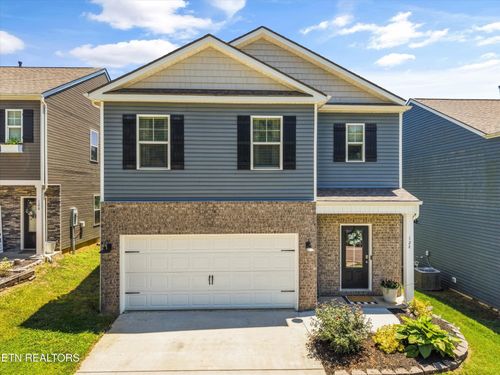124 Harbour Pointe Ln, Oak Ridge, TN, 37830-1739 | Card Image