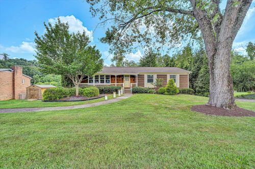 3812 Chesterton St Sw, Roanoke, VA, 24018-1806 | Card Image
