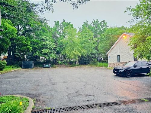 27 Carpenter Ave, Middletown, NY, 10940-2401 | Card Image