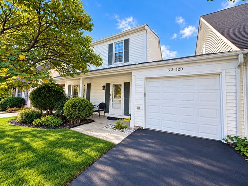 3S120 Briarwood Dr, Warrenville, IL, 60555-2618 | Card Image
