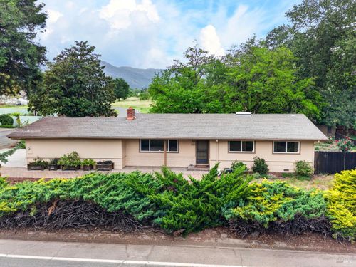 1280 Sanford Ranch Rd, Ukiah, CA, 95482-5244 | Card Image