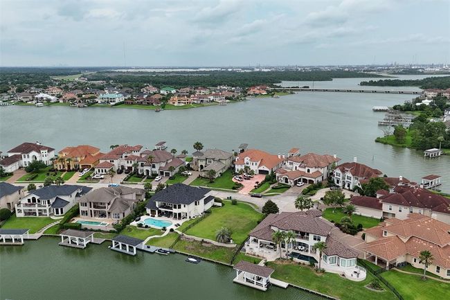 Your last chance to build a luxurious custom waterfront home on the highly desirable gated section of Seabrook Island! | Image 25