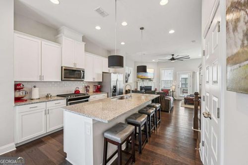 2022 Manchester St Ne, Atlanta, GA, 30324-4111 | Card Image