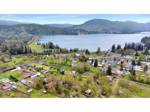 39028 Dexter Rd, Dexter, OR, 97431-9772 | Card Image