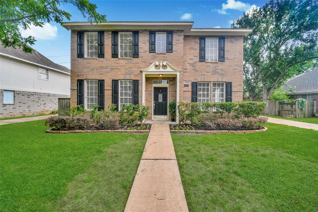 Flowermound Dr, Sugar Land, TX 77479