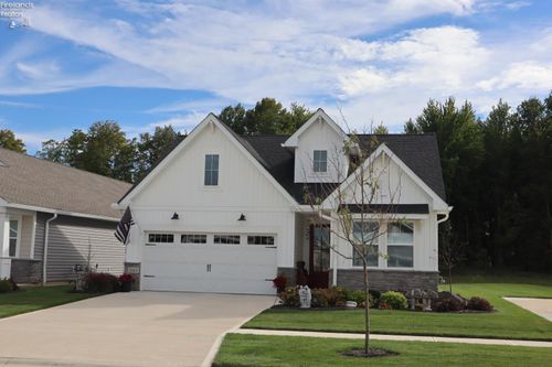 2163 Myla Way, Elyria, OH, 44035-1958 | Card Image