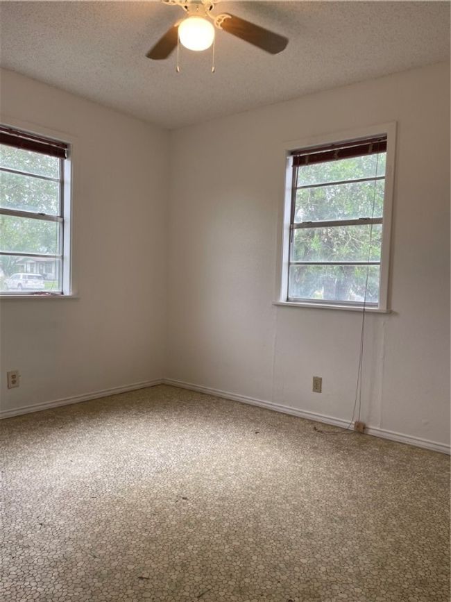 302 Newberry St, House other with 3 bedrooms, 1 bathrooms and null parking in Alice TX | Image 13