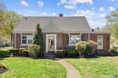 10 Barraclough Ave, Hamden, CT, 06517-2721 | Card Image