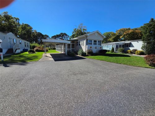 282-1661 Old Country Rd, Riverhead, NY, 11901-4425 | Card Image