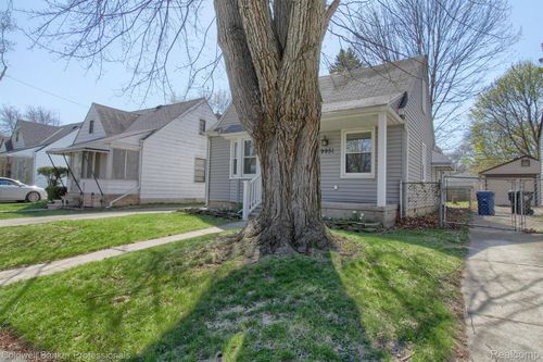 9951 Tecumseh, Redford, MI, 48239-2226 | Card Image