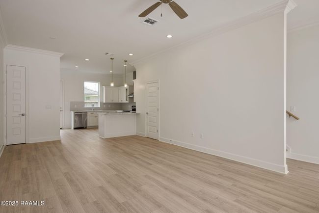 16-web-or-mls-1510 Kaliste Saloom Rd-16 | Image 4