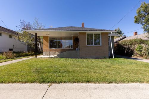 257 2 Street W, Cardston, AB, T0K0K0 | Card Image