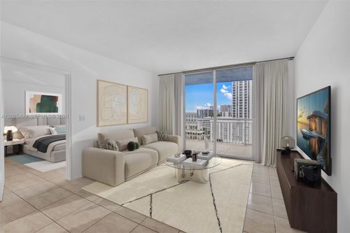 1510-275 Ne 18th St, MIAMI, FL, 33132-1117 | Card Image
