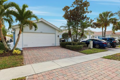 8190 Saint Johns Ct, Wellington, FL, 33414-7404 | Card Image