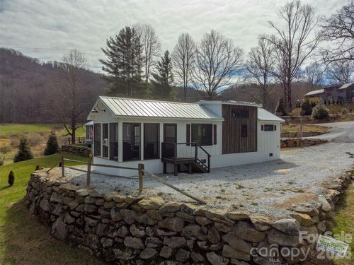 122 Mountain Breeze Rdg, Scaly Mountain, NC, 28775-0150 | Card Image
