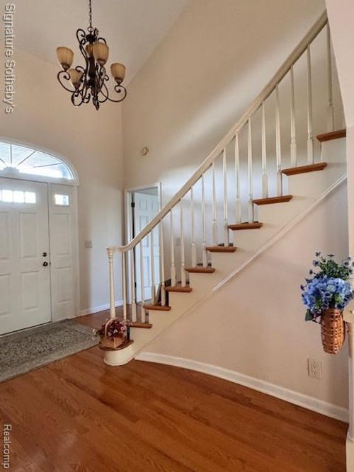 979 Emerson Dr, Troy, MI, 48084-1691 | Card Image