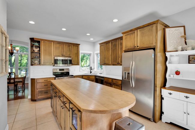2831 Keri Ct, House other with 4 bedrooms, 3 bathrooms and null parking in Midlothian TX | Image 7